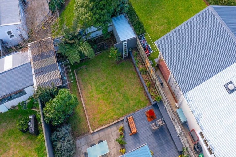 Photo of property in 94 Hine Street, New Plymouth, 4310