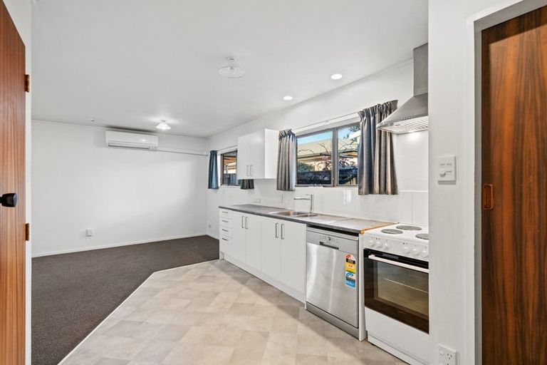 Photo of property in 2/20 Roulston Street, Pukekohe, 2120