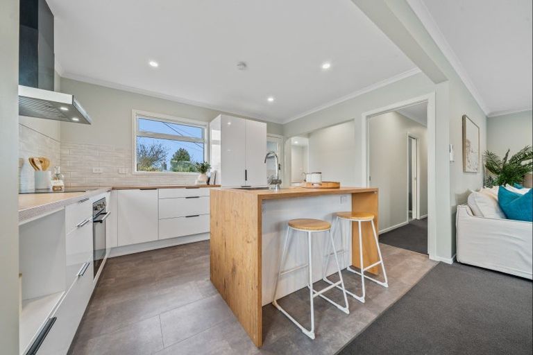 Photo of property in 13e York Crescent, Westown, New Plymouth, 4310