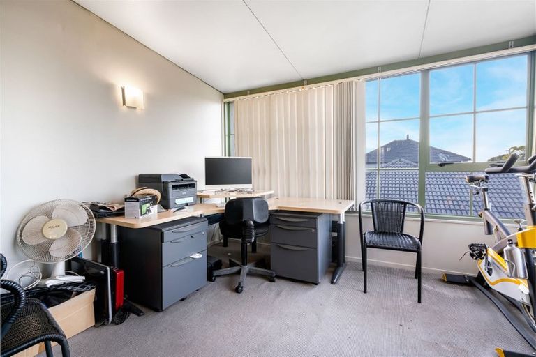 Photo of property in 17 Gray Avenue, Mangere East, Auckland, 2024