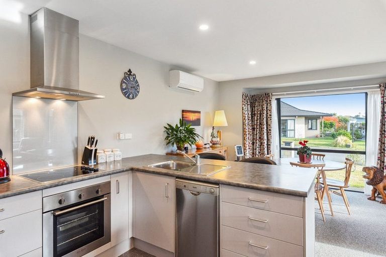 Photo of property in Georgia Estate, 4/3 Georgia Grove, Paraparaumu, 5032