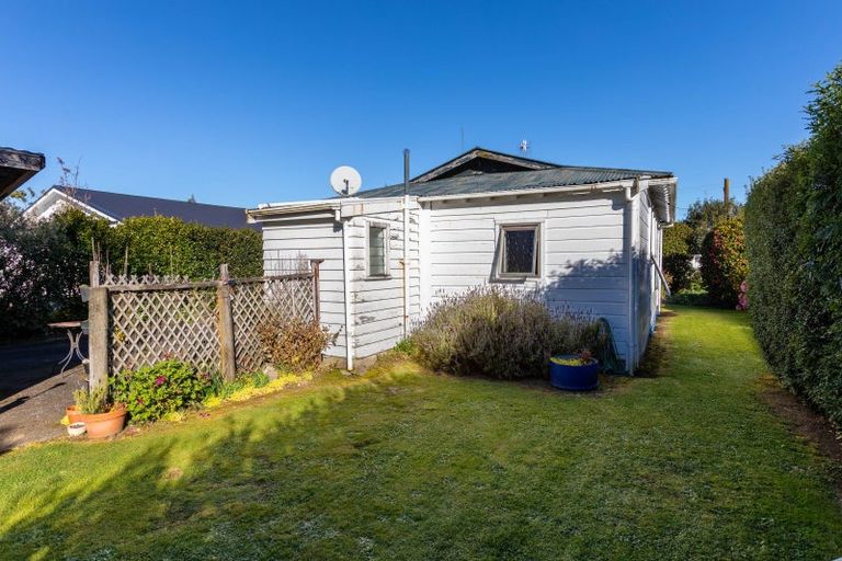 Photo of property in 19 Atkinson Street, Woodville, 4920
