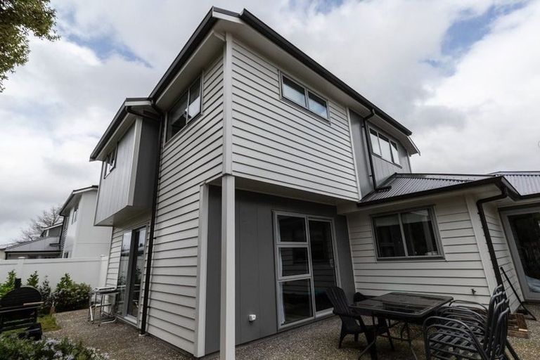 Photo of property in 12a Palmer Crescent, Silverstream, Upper Hutt, 5019