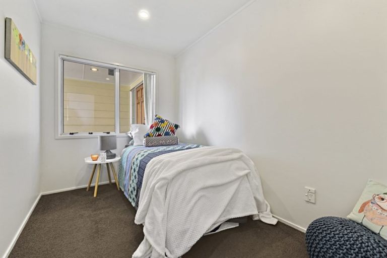 Photo of property in 2/50 Gloucester Road, Manurewa, Auckland, 2102