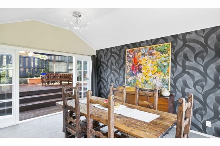 Photo of property in 14 Blakey Avenue, Karori, Wellington, 6012