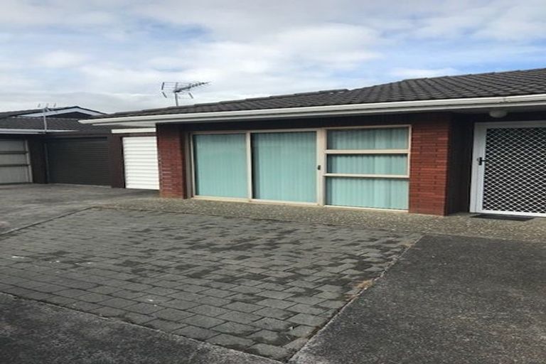 Photo of property in 1/131 Union Road, Howick, Auckland, 2014