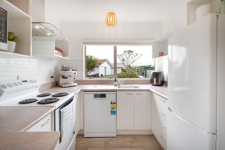 Photo of property in 1/24 Cambrian Street, Churton Park, Wellington, 6037