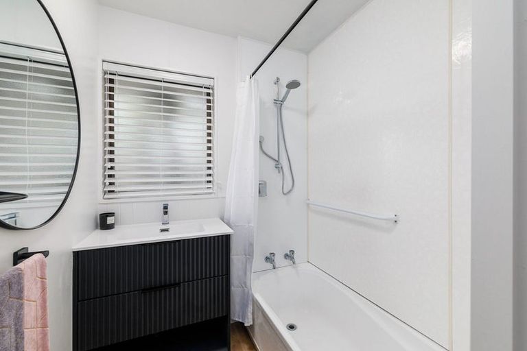 Photo of property in 37a Attlee Crescent, Bryndwr, Christchurch, 8053