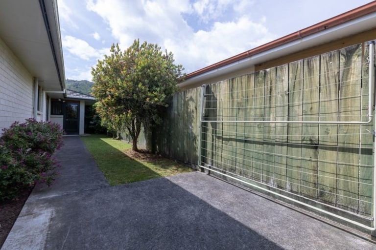 Photo of property in 52a Parata Street, Waikanae, 5036