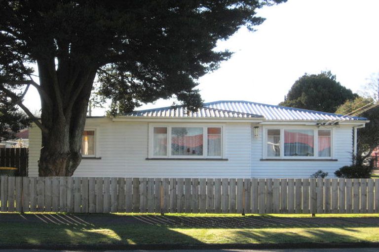 Photo of property in 1/16 Marne Road, Papakura, 2110