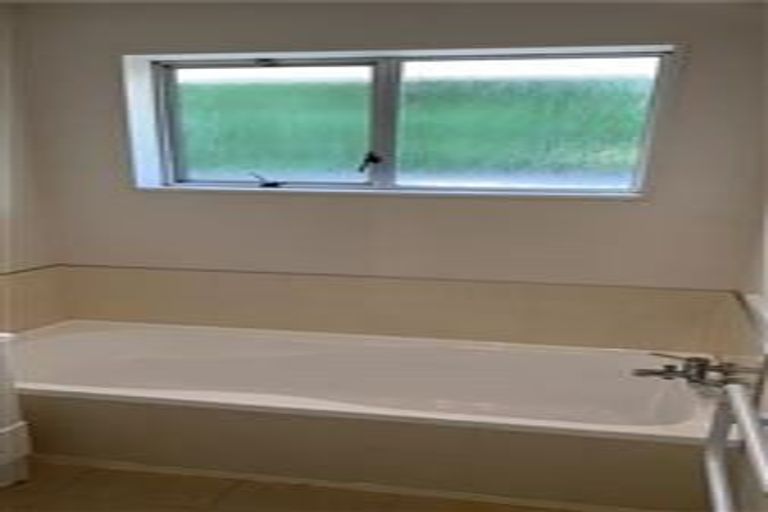 Photo of property in 2/94 Peverel Street, Riccarton, Christchurch, 8041