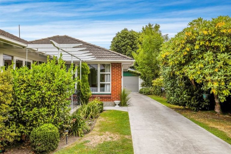 Photo of property in 249 Memorial Avenue, Burnside, Christchurch, 8053