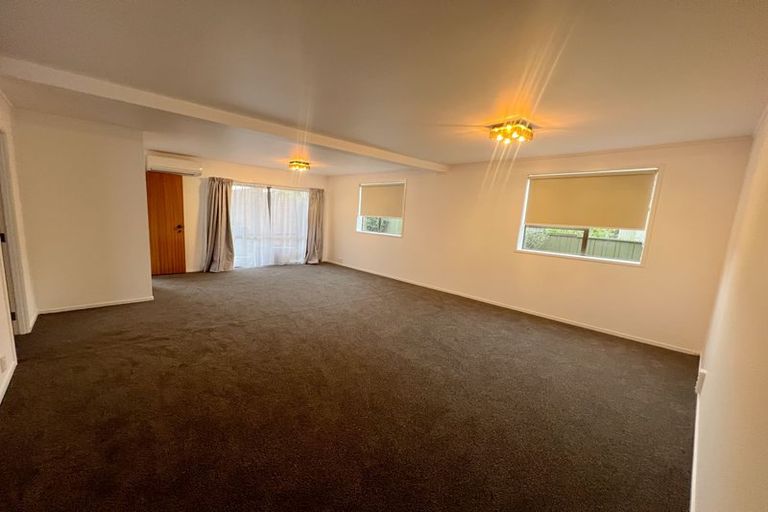 Photo of property in 1/55 Aberdeen Road, Castor Bay, Auckland, 0620