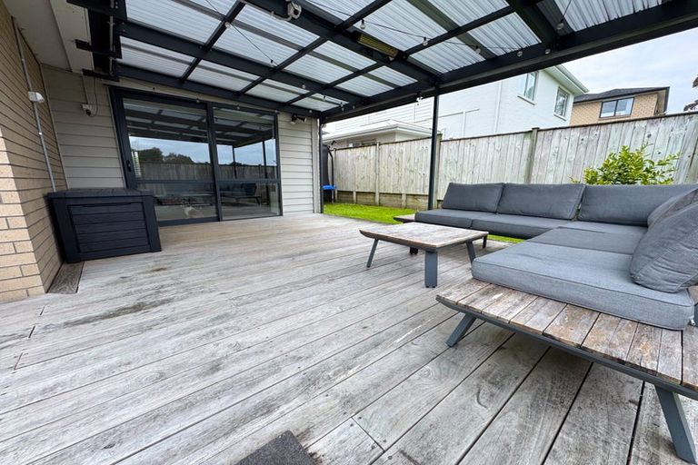 Photo of property in 24 Arthur Rolfe Lane, Swanson, Auckland, 0614
