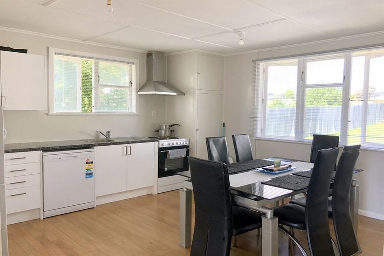 Photo of property in 15 Mackie Street, Waipukurau, 4200