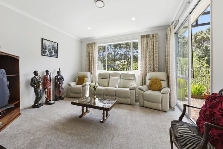 Photo of property in 8 Pheasant Close, Stanmore Bay, Whangaparaoa, 0932