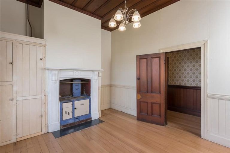 Photo of property in 21 Railway Street, Helensville, 0800