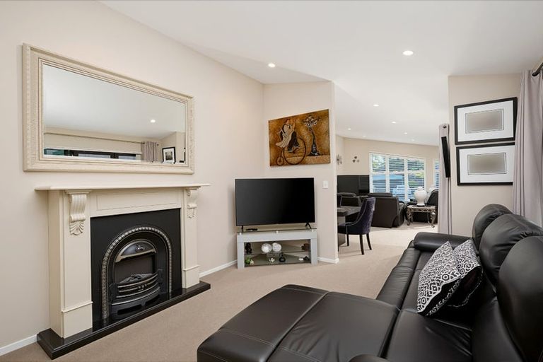 Photo of property in 77 San Marino Drive West, Henderson, Auckland, 0612