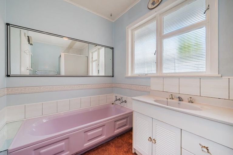 Photo of property in 88 Glen Road, Raumati South, Paraparaumu, 5032