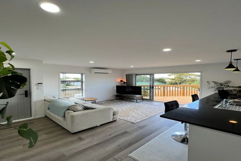 Photo of property in 78a Lincoln Park Avenue, Massey, Auckland, 0614