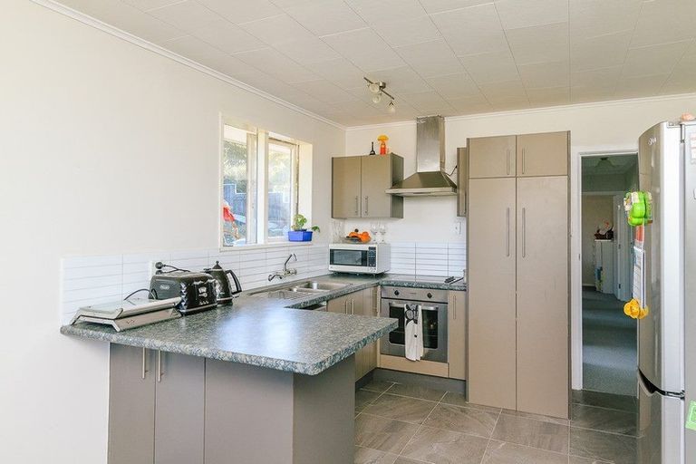 Photo of property in 8 Christchurch Crescent, Kelson, Lower Hutt, 5010