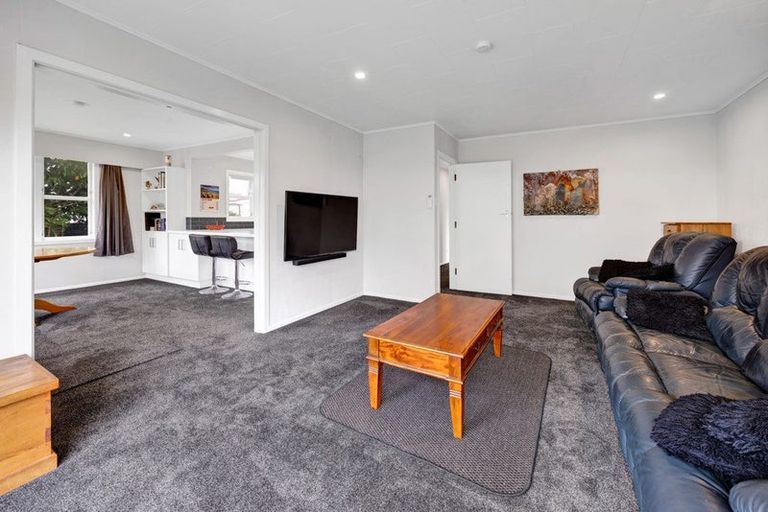 Photo of property in 41 Camberwell Road, Hawera, 4610