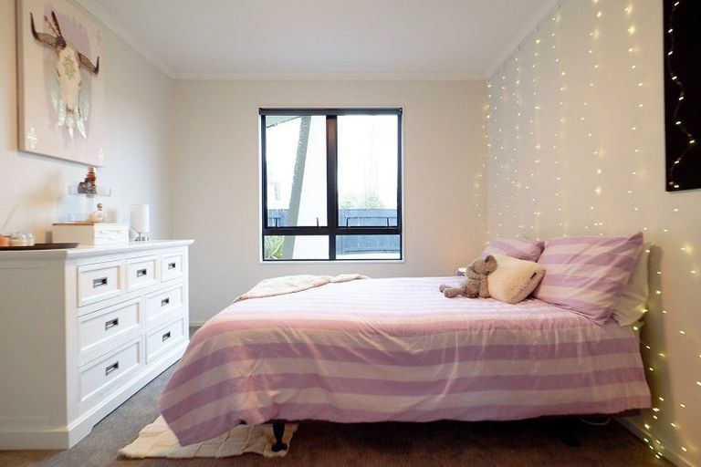 Photo of property in 24 Branigan Parade, Kelvin Grove, Palmerston North, 4414