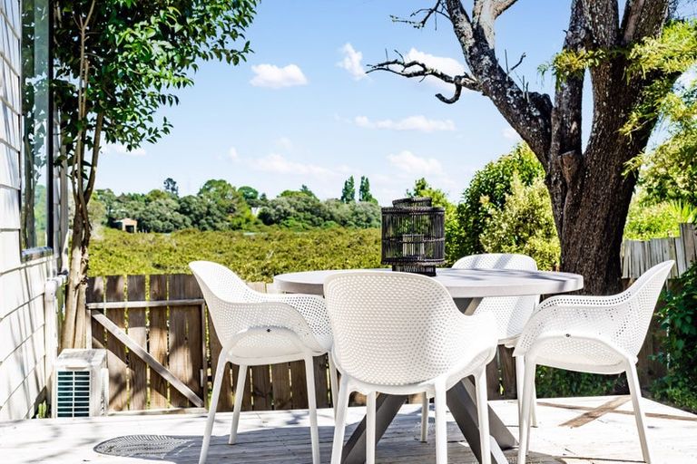 Photo of property in 40 Queen Mary Avenue, New Lynn, Auckland, 0600