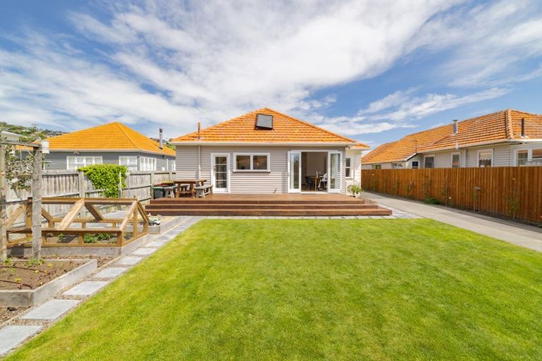 Photo of property in 60 Wilsons Road, Saint Martins, Christchurch, 8022
