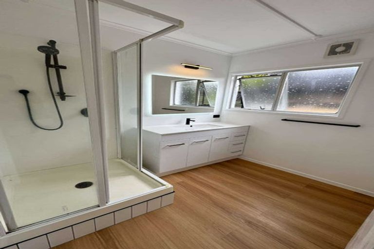 Photo of property in 3 Hartley Terrace, Massey, Auckland, 0614