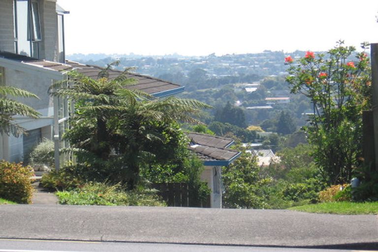 Photo of property in 2/139a Mokoia Road, Birkenhead, Auckland, 0626