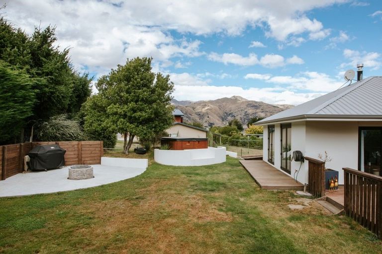 Photo of property in 11 Ellie Place, Lake Hawea, Wanaka, 9382