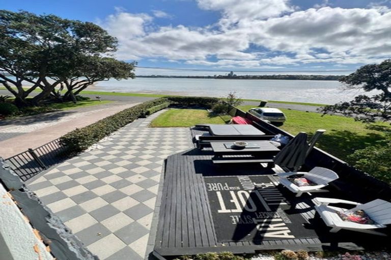 Photo of property in 2/22 Lansdowne Street, Bayswater, Auckland, 0622