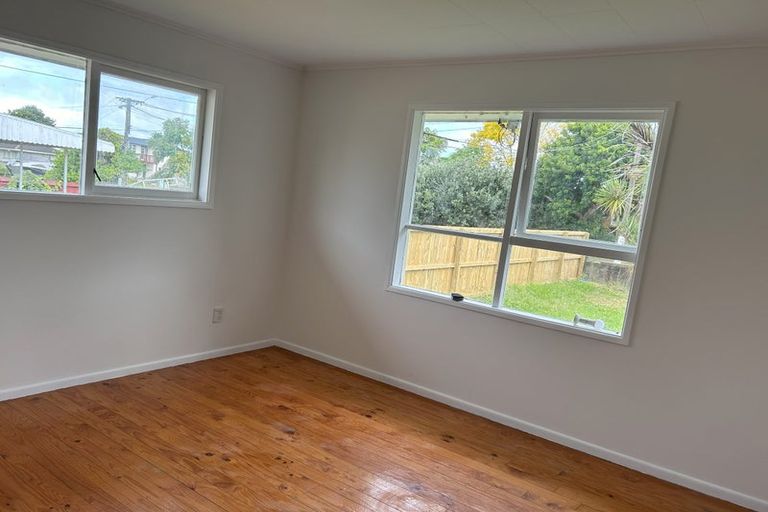 Photo of property in 12 Burbridge Road, Favona, Auckland, 2024