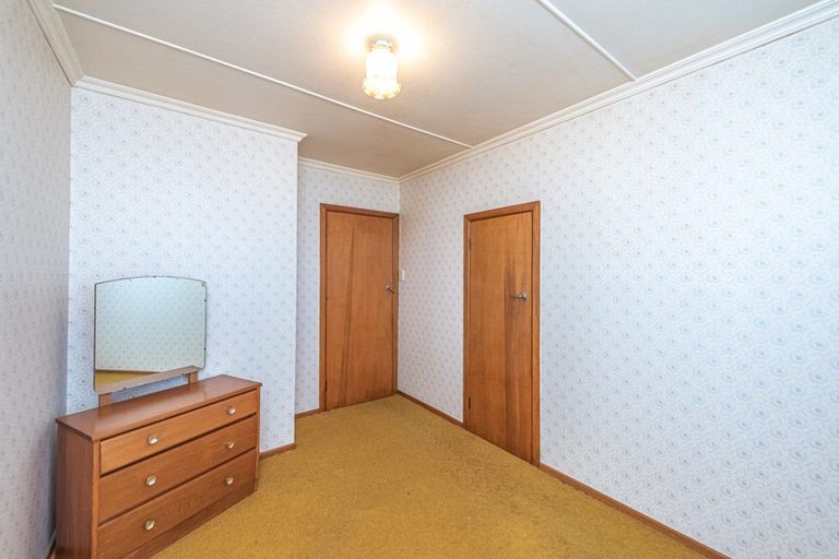 Photo of property in 16 Laird Street, Castlecliff, Whanganui, 4501