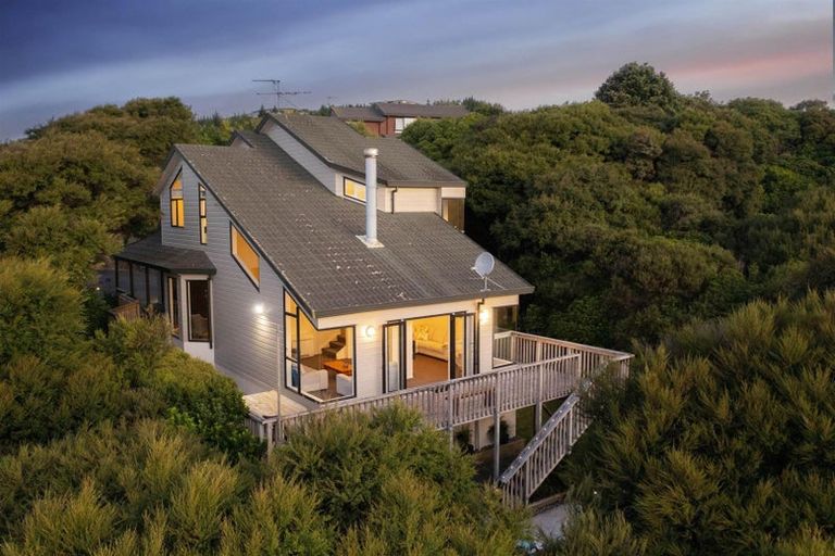 Photo of property in 42 James Cook Drive, Whitby, Porirua, 5024