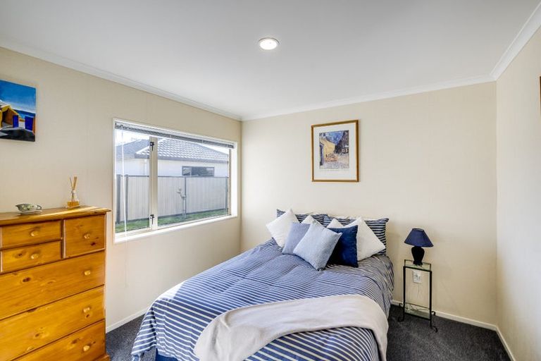Photo of property in 12 Caulfield Place, Taradale, Napier, 4112