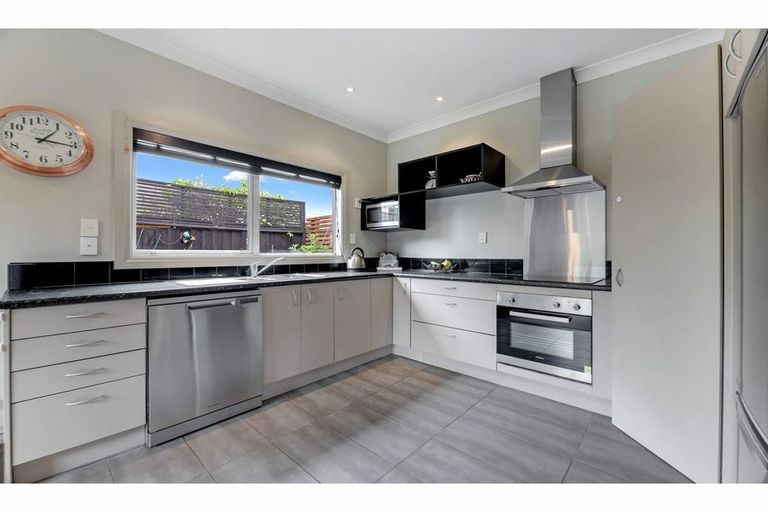 Photo of property in 35 Gresford Street, Edgeware, Christchurch, 8013