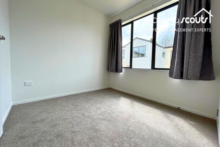 Photo of property in 3/116 Colwill Road, Massey, Auckland, 0614