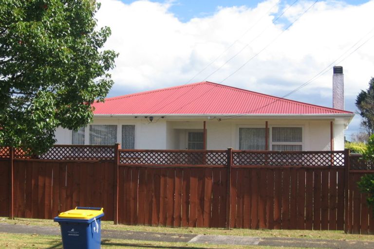 Photo of property in 3/18 Koromiko Street, New Lynn, Auckland, 0600