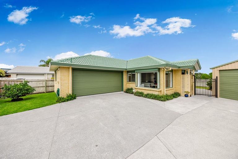 Photo of property in 47 Davington Way, Burswood, Auckland, 2013