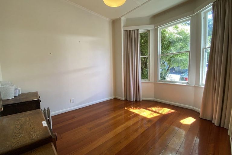 Photo of property in 31 Myrtle Crescent, Mount Cook, Wellington, 6021