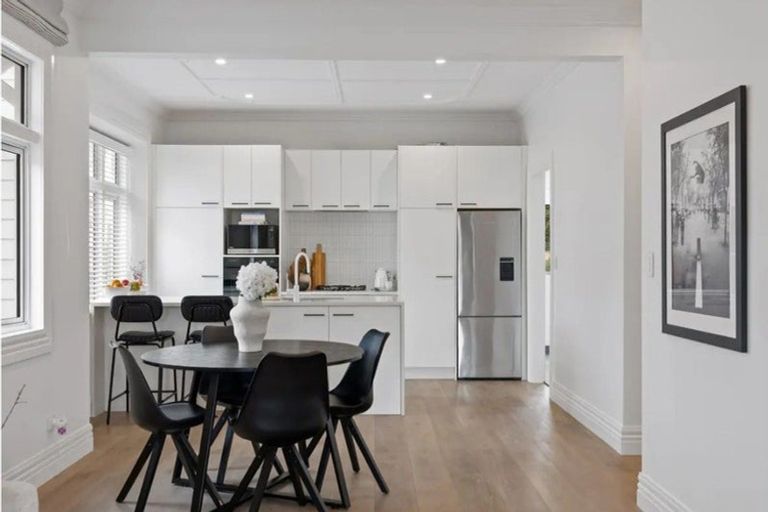 Photo of property in 11 Miro Street, Takaro, Palmerston North, 4410