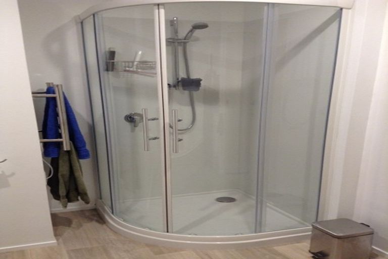 Photo of property in 1a Seagull Place, Whitby, Porirua, 5024