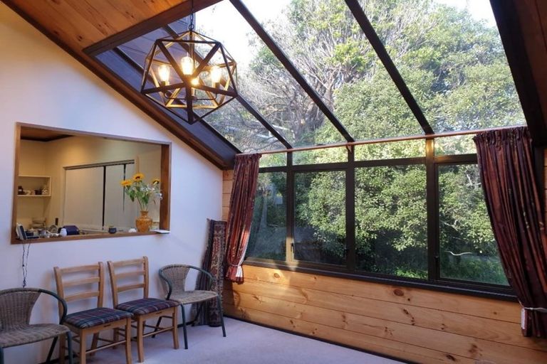 Photo of property in 10a Sydenham Street, Northland, Wellington, 6012