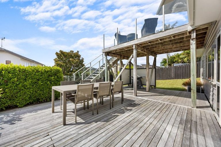 Photo of property in 40 Westpark Drive, West Harbour, Auckland, 0618
