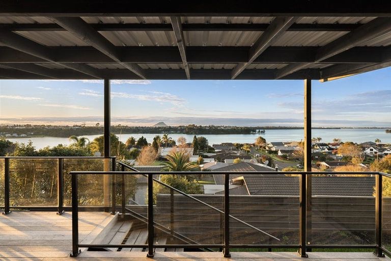 Photo of property in 2 Keam Way, Welcome Bay, Tauranga, 3112