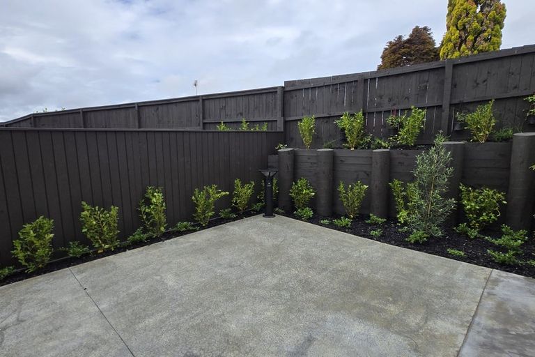 Photo of property in 7/13 Fairdale Place, Birkdale, Auckland, 0626