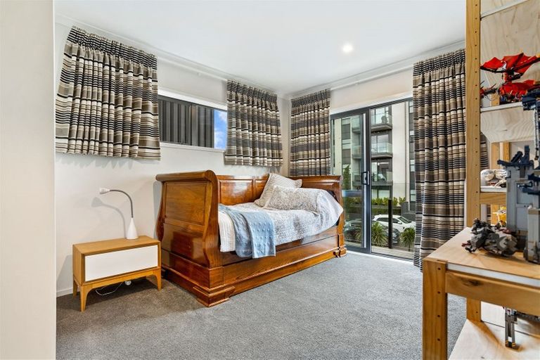 Photo of property in 186 Hobsonville Point Road, Hobsonville, Auckland, 0616