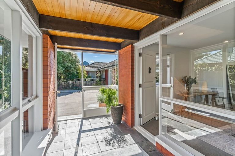 Photo of property in 2/104a Idris Road, Bryndwr, Christchurch, 8052